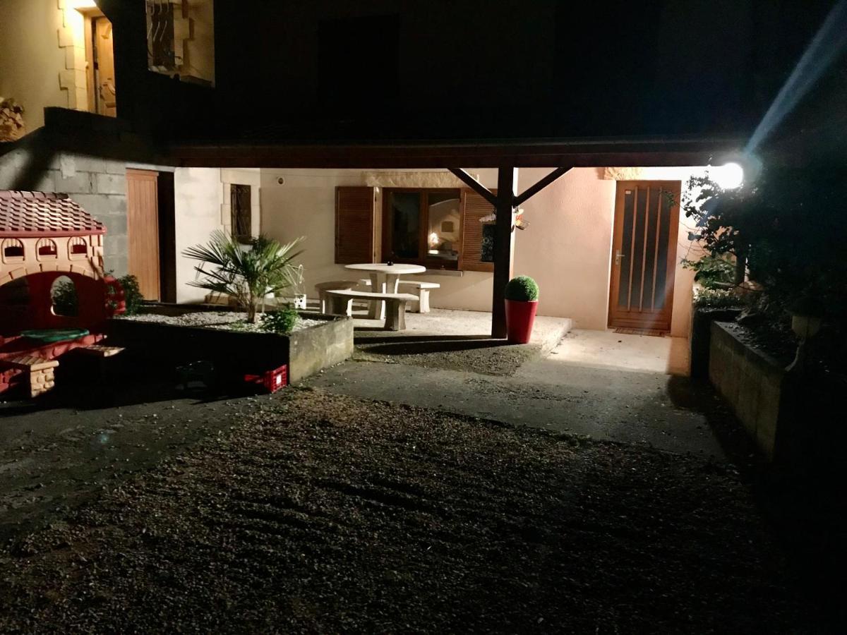 Spacieux Appartement 110M2 Avec Terrasse Privative Beauregard-Vendon Extérieur photo
